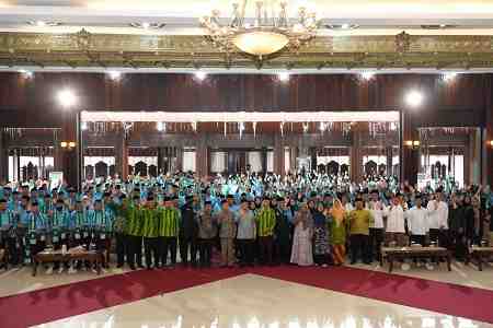 Gubernur Ria Norsan Lepas Jemaah Haji KBIHU Muhammadiyah Asal Kalbar