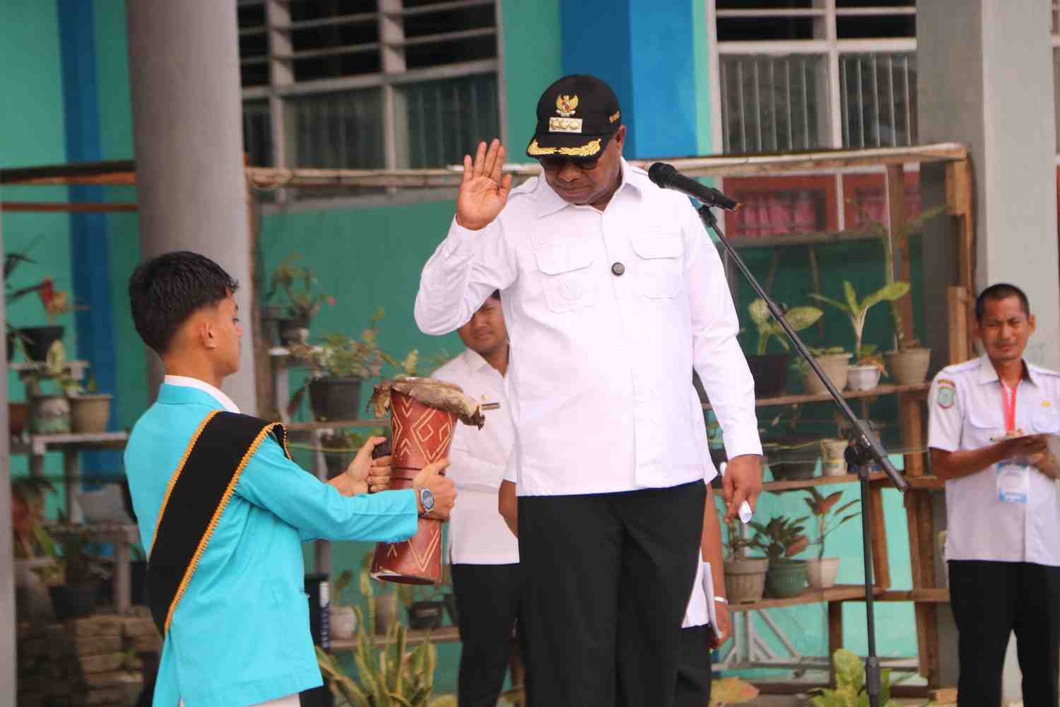 Bupati Raja Ampat Buka Ujian Sekolah SMA/SMK Tahun Ajaran 2025/2026