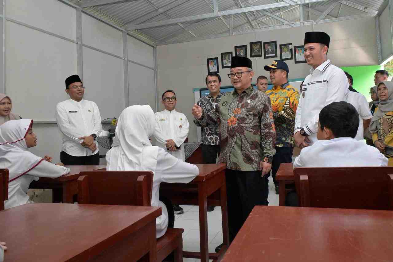 26 Ruang Kelas Darurat Dibangun, Siswa di Sumbar Kembali Nyaman Belajar