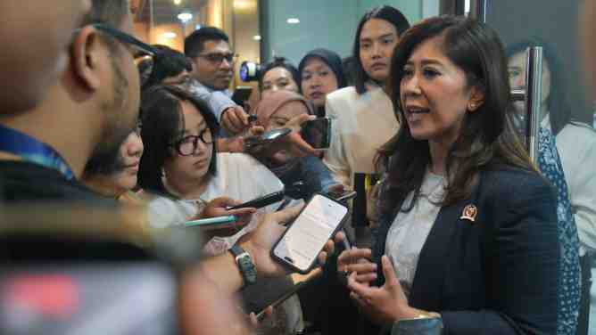 [Siaran Pers] Konten Korban Kecelakaan Kereta Merebak, Menkomdigi Minta Publik Bijak