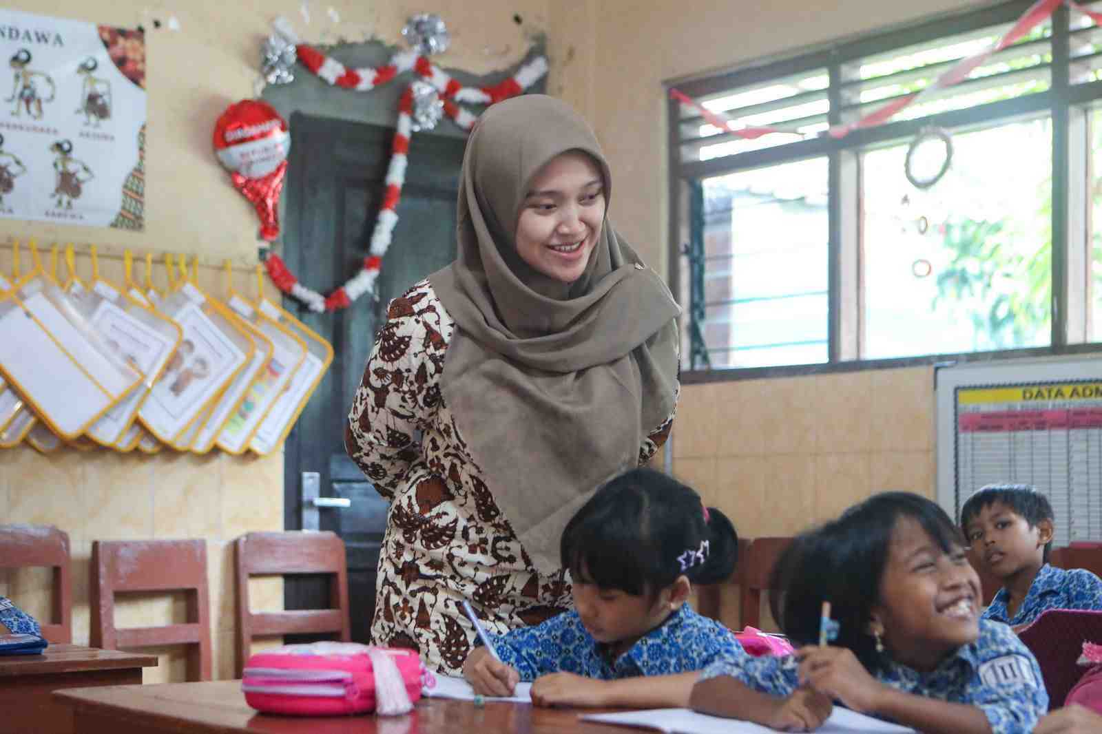 Pemerintah Daerah Kini Punya Dasar Gaji Guru Non-ASN