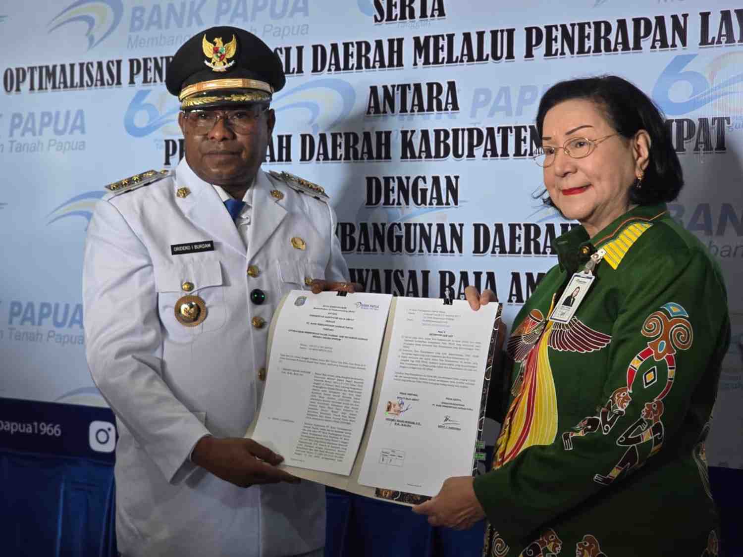 Pemkab Raja Ampat dan Bank Papua Teken MoU Pajak Digital
