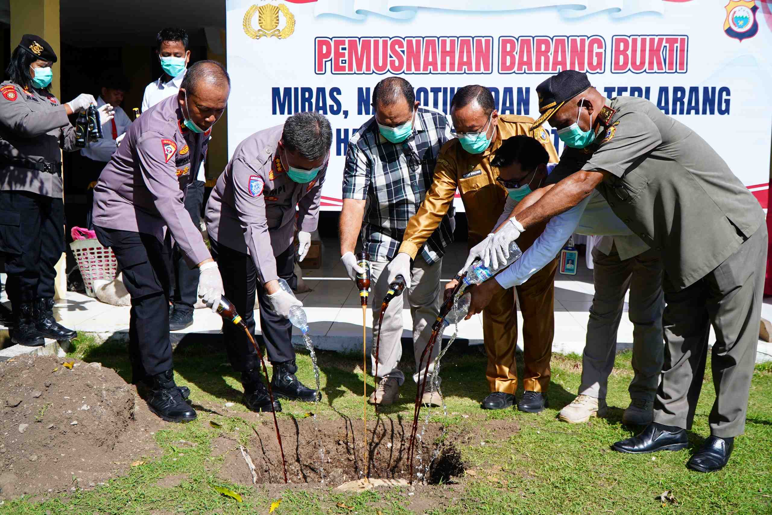 Polresta Tidore Musnahkan Ribuan Barang Bukti Miras dan Narkoba