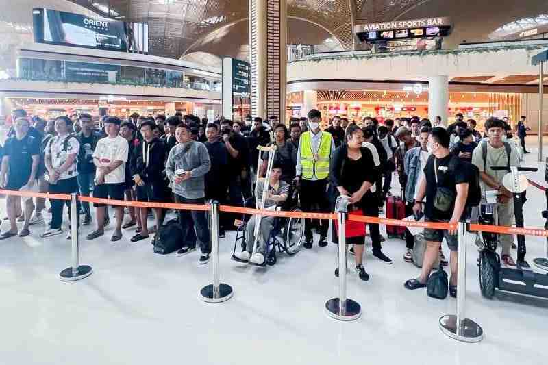 Kemlu Negosiasi Penghapusan Denda Overstay Ribuan WNI di Kamboja