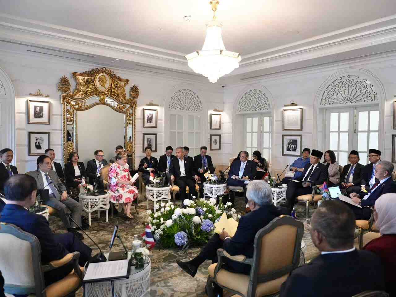Menlu:  Indonesia Siap Jadi Tuan Rumah Dialog Inklusif Myanmar