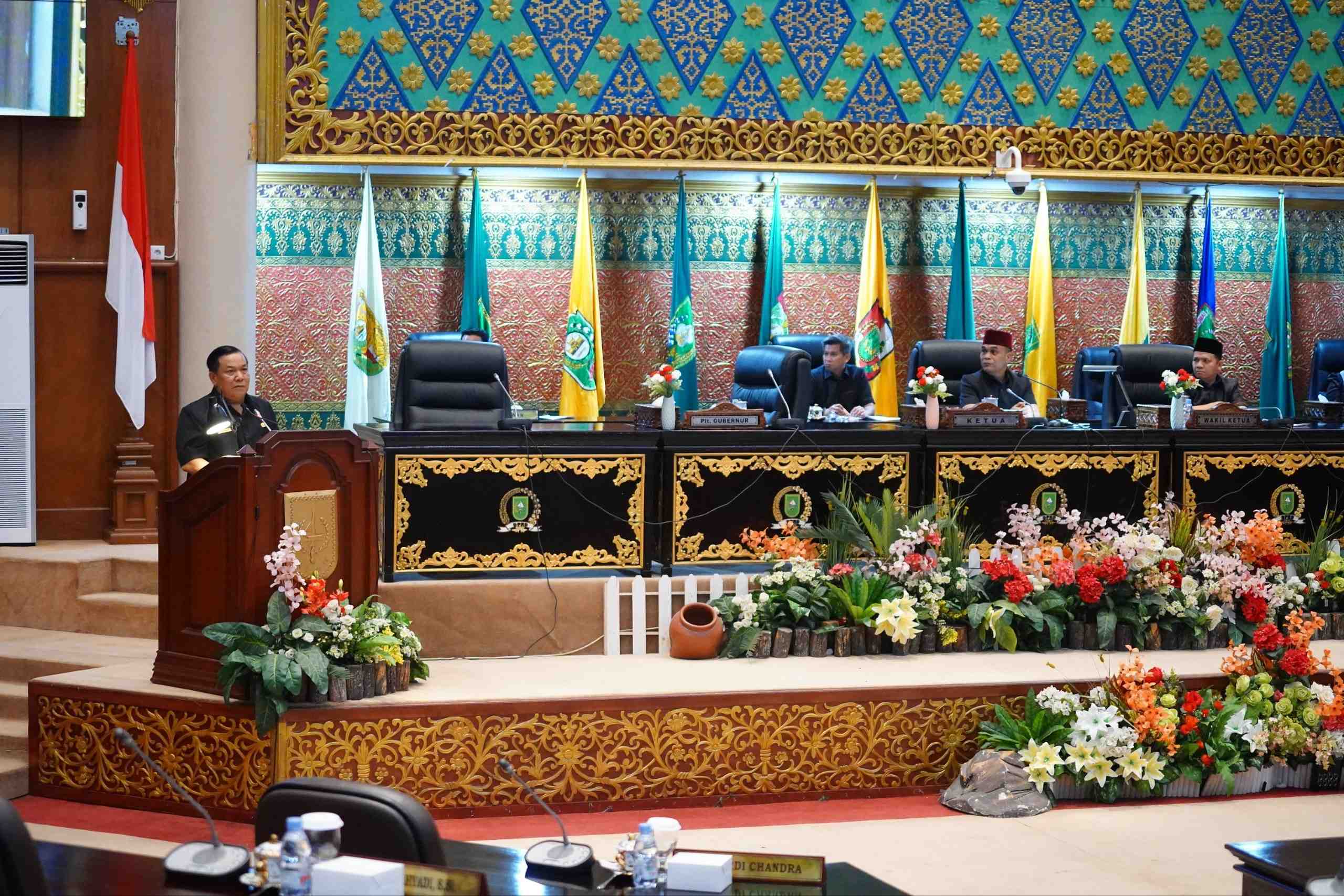Realisasi Pendapatan Riau Capai Rp8,30 Triliun, Ranperda APBD 2025 Dibahas DPRD