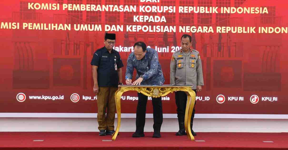 KPK Serahkan Aset Rampasan Rp4,2 Miliar ke KPU dan Polri