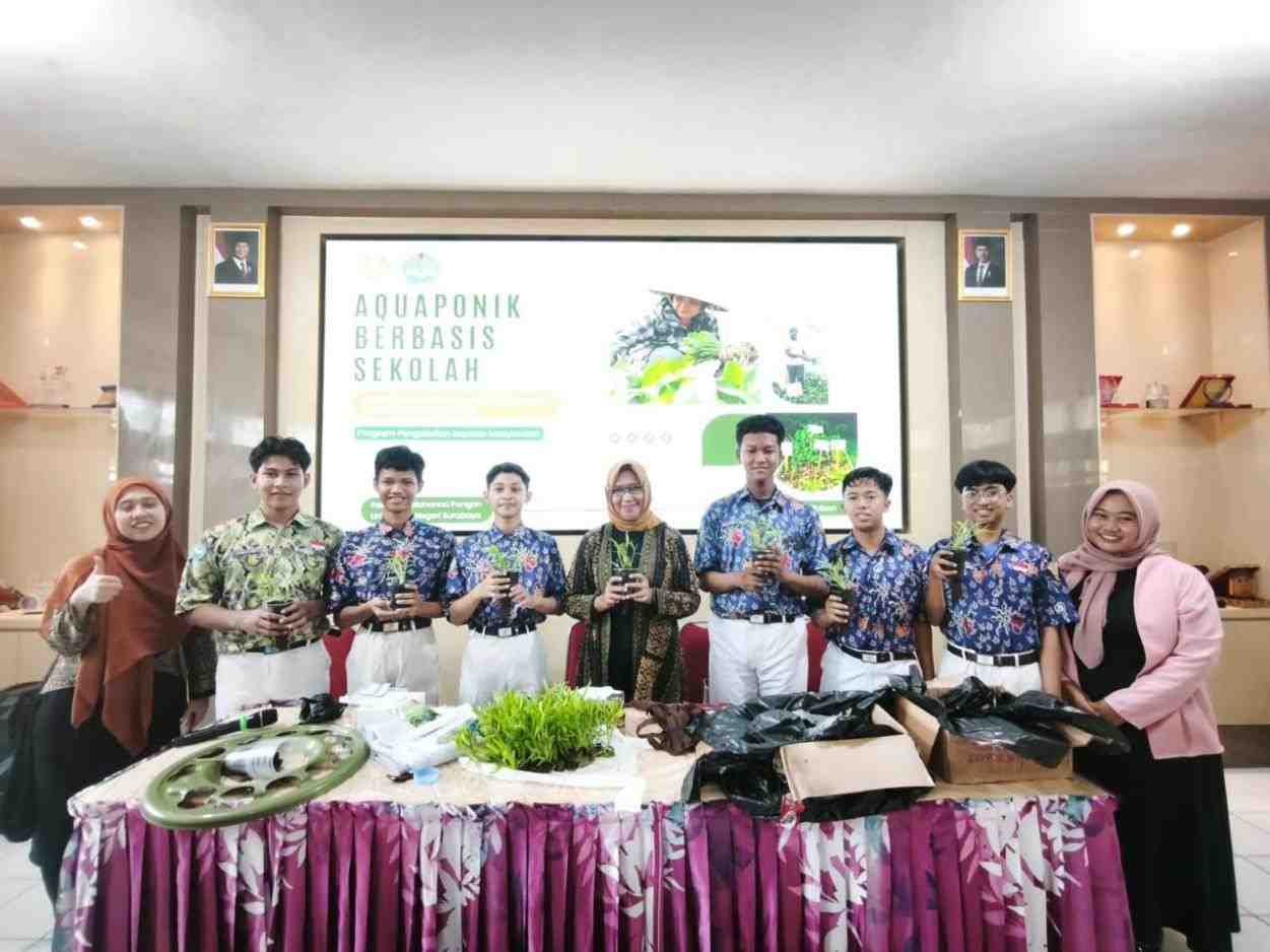 FKP UNESA Latih Siswa SMA N 3 Tuban Budidaya Pangan Mandiri