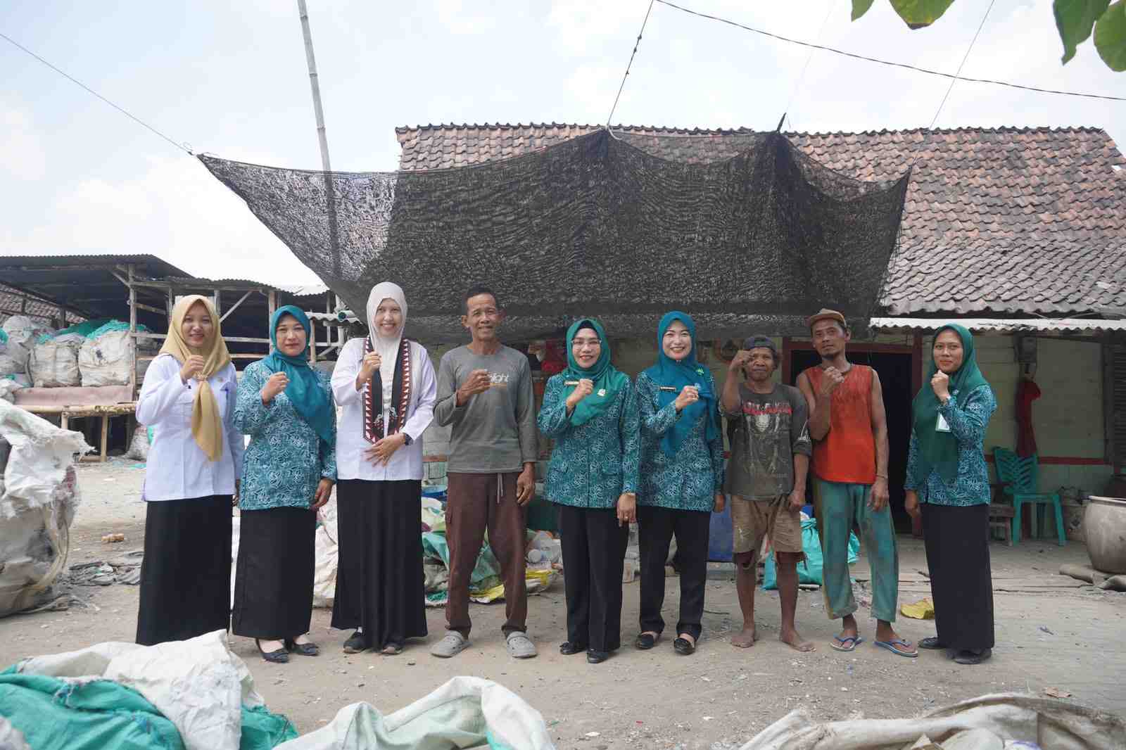 Desa Tebon Sulap Sampah Bernilai Ekonomi Jadi Tabungan Pajak