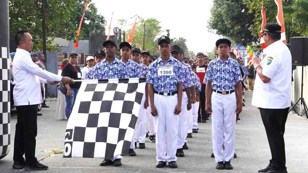 Sebanyak 119 Regu Pelajar Adu Kekompakan di Gerak Jalan Indah HUT ke-81 RI