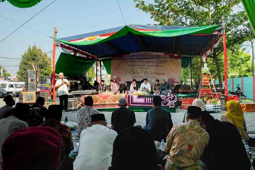 Rebo Wekasan di Gresik Rawat Tradisi dan Gotong Royong