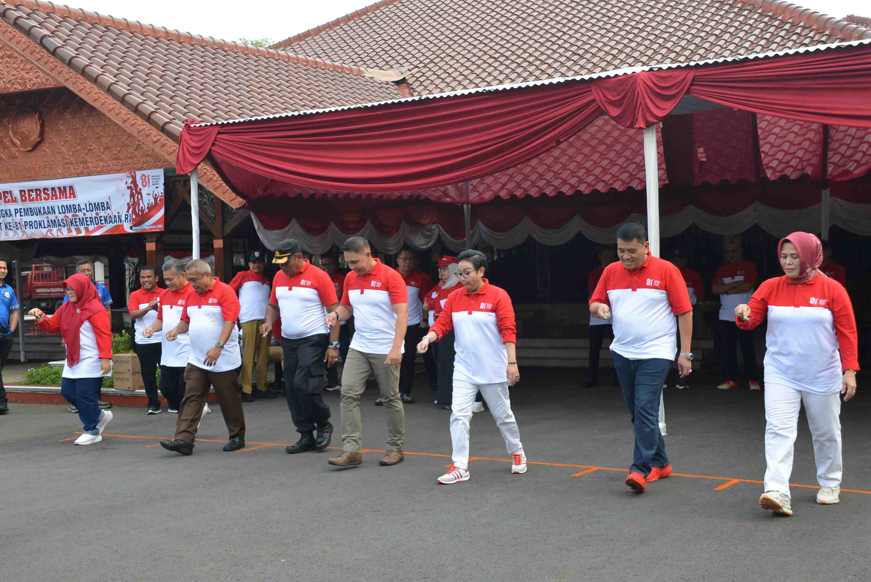 Permainan Rakyat Meriahkan Peringatan HUT Ke-81 RI di Cilacap