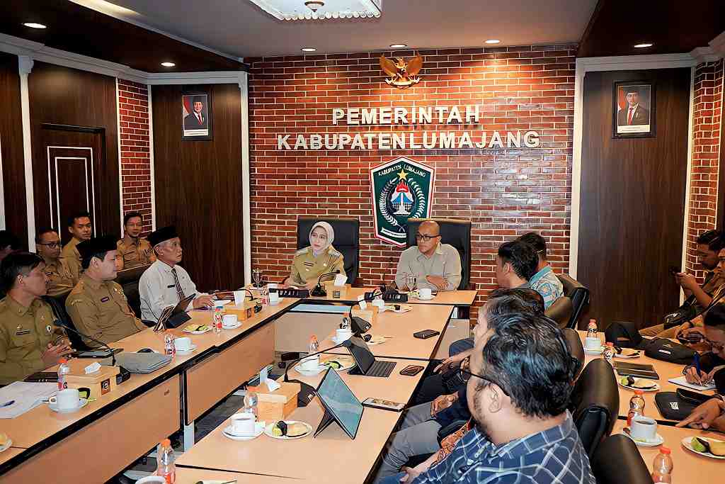 Bupati Lumajang Minta Provider Rapikan Kabel Internet di Kawasan Perkotaan