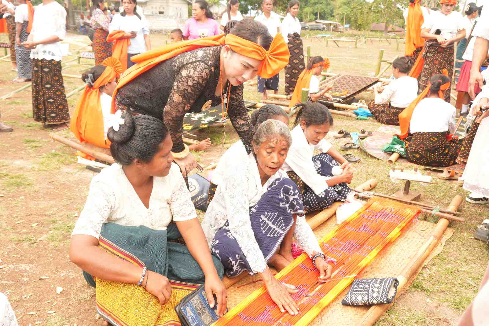 HUT ke-81 RI Jadi Momen Kebangkitan Tenun Ikat Kodi dan Tari Wolek dari SBD