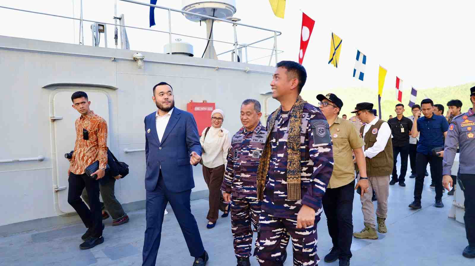 KRI Teluk Kendari Jadi Daya Tarik HJK Padang ke-357