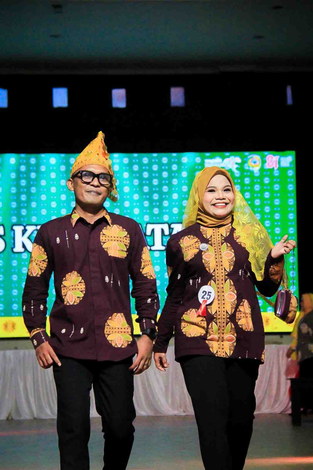 Semarakkan HUT ke-81 RI, Pemkab Parigi Moutong Gelar Fashion Show Batik Saga