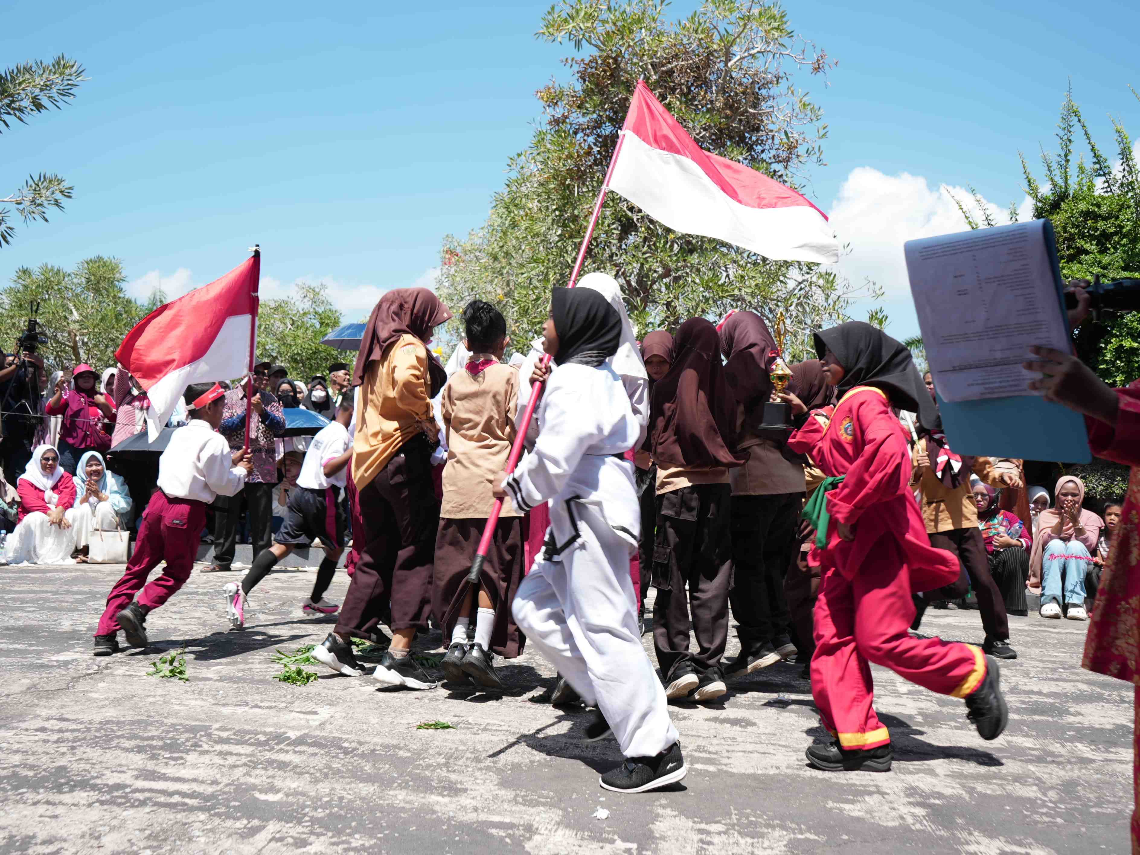 Karnaval Budaya Semarakkan HUT ke-81 RI di Siak