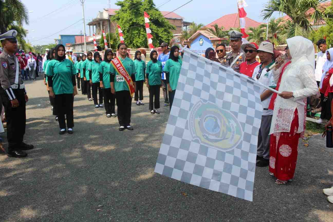 Pemkab Parigi Moutong Gelar Lomba Gerak Jalan OPD dan Pelajar