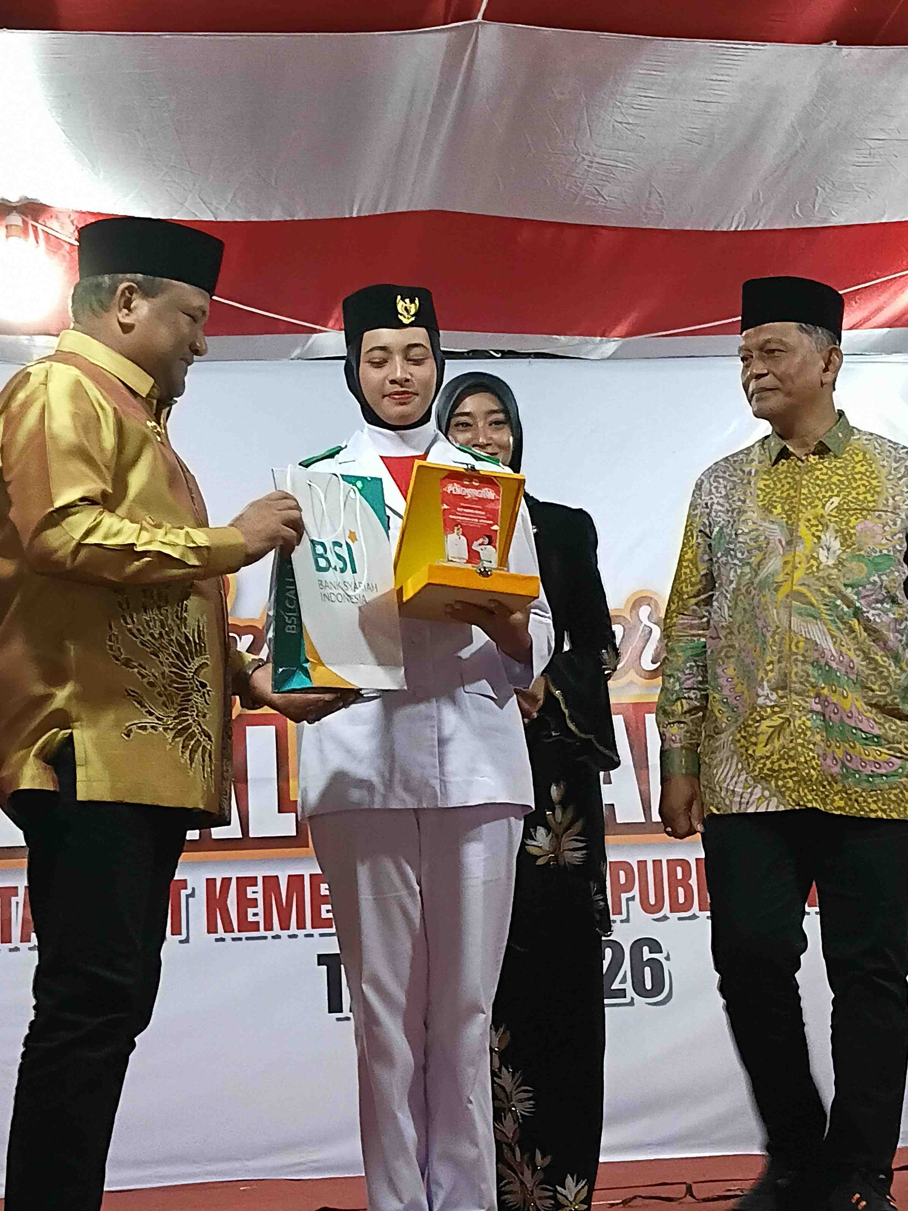 Bupati Bireuen Bubarkan Paskibra, Pesannya Buat Haru