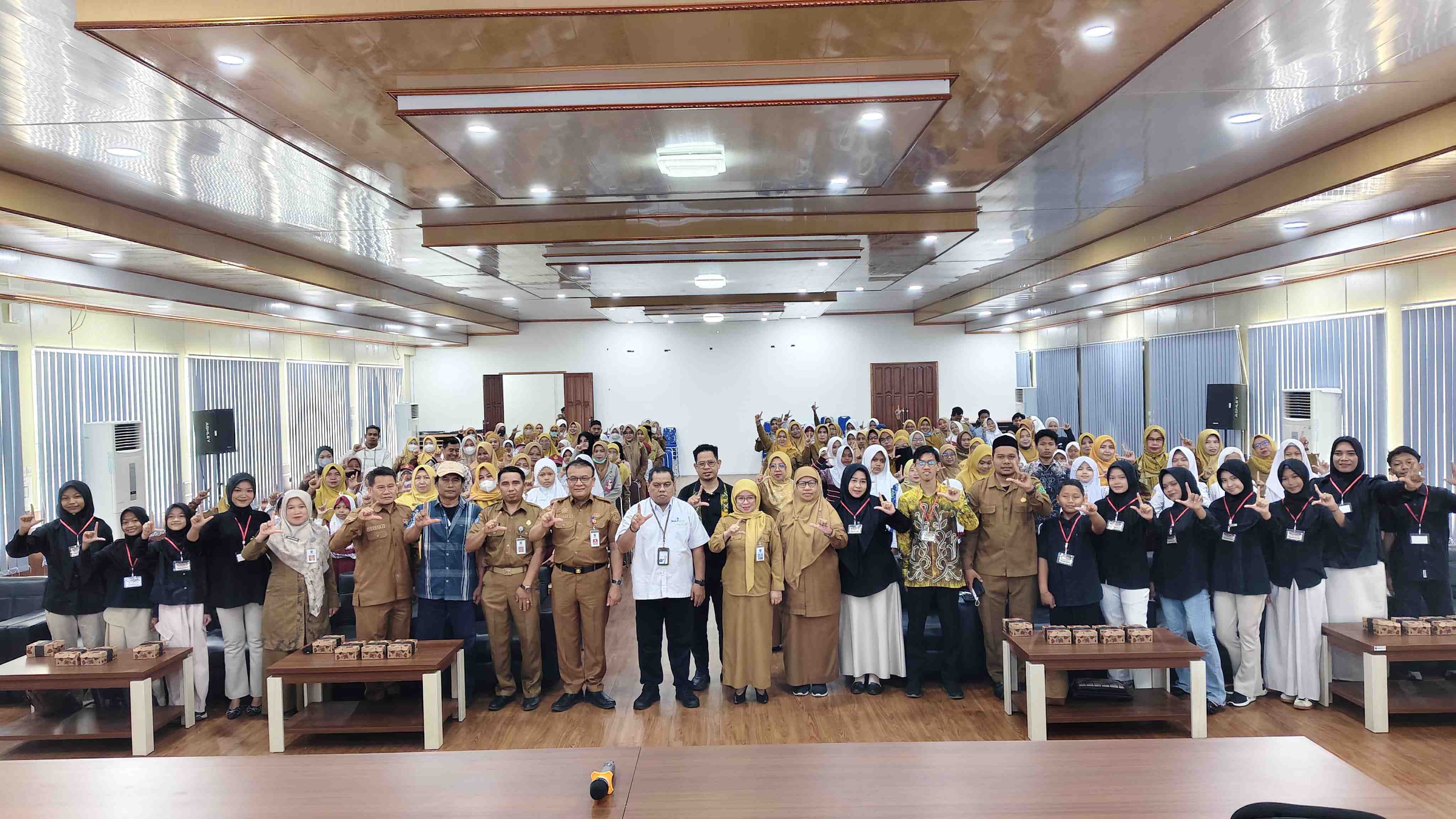  Disdikbud HSU Dorong Generasi Muda Kembangkan Kreativitas Sastra