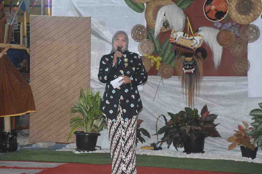 Malam Tirakatan HUT ke-81 RI, Warga Perum Pesona Griya Batang Hidupkan Semangat Kebangsaan Bernuansa Jawa