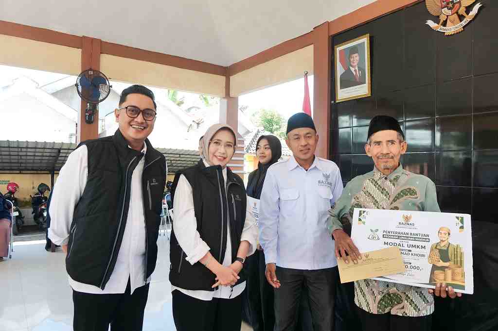 Setor Madu di Yosowilangun, UMKM hingga Mahasiswa Terima Bantuan