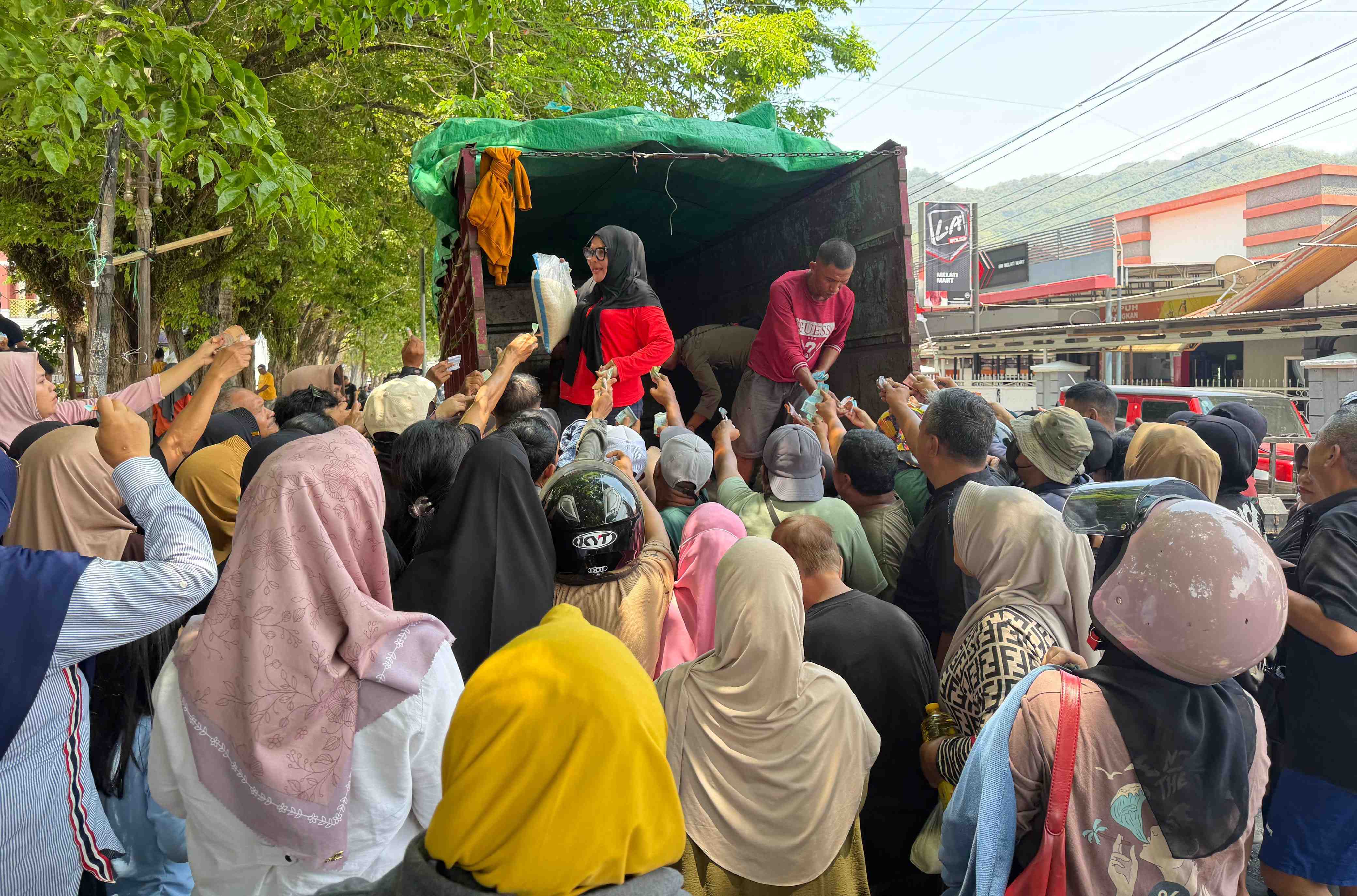 Pemprov Gorontalo  Paket Sembako, Cabai dan Beras Paling Diminati 