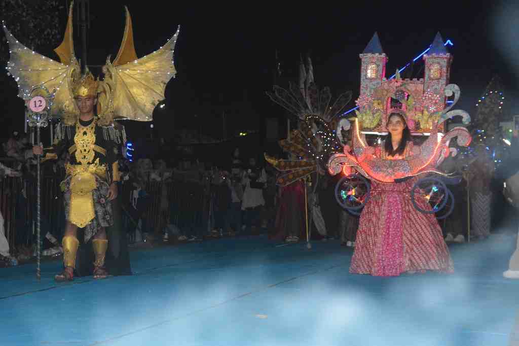 Ribuan Warga Saksikan Batang Night Carnival, Jadi Momentum Kemerdekaan Berbeda