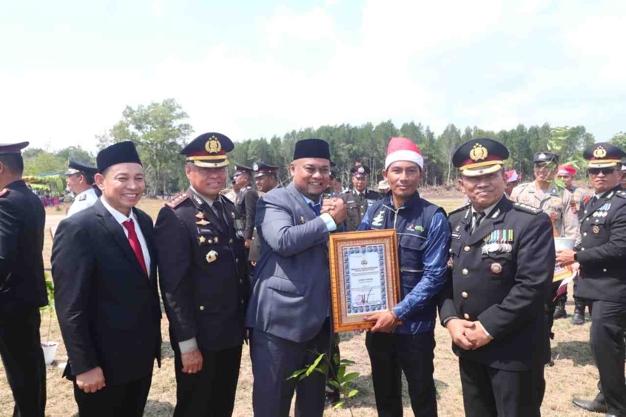 HUT ke-81 RI, Wabup Siak Dorong Persatuan dan Kepedulian Lingkungan