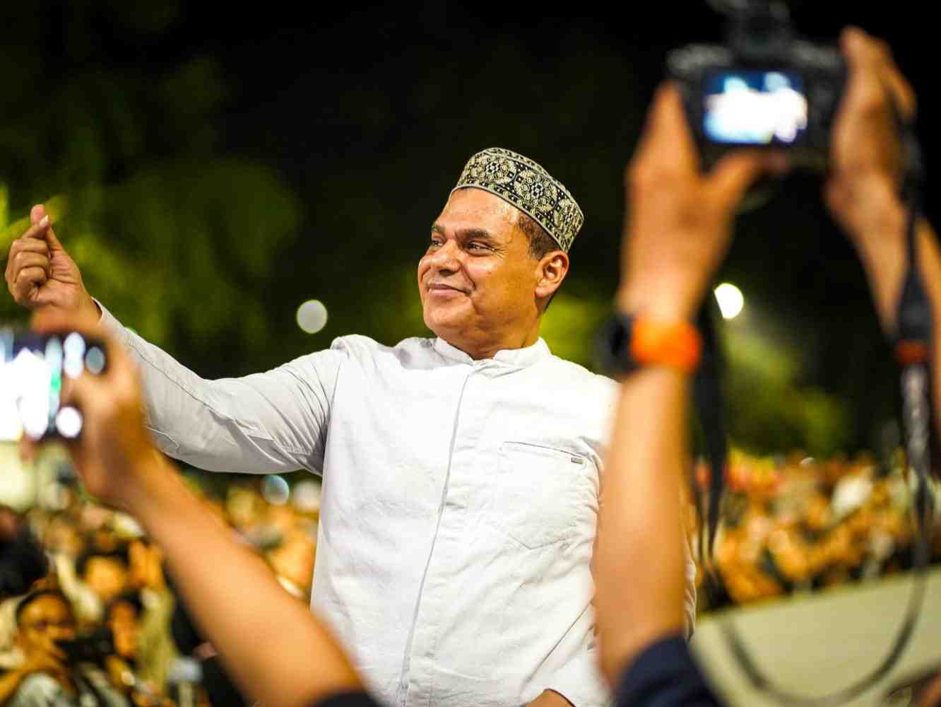 Haddad Alwi Banjirkan Lapangan Murjani dengan Selawat