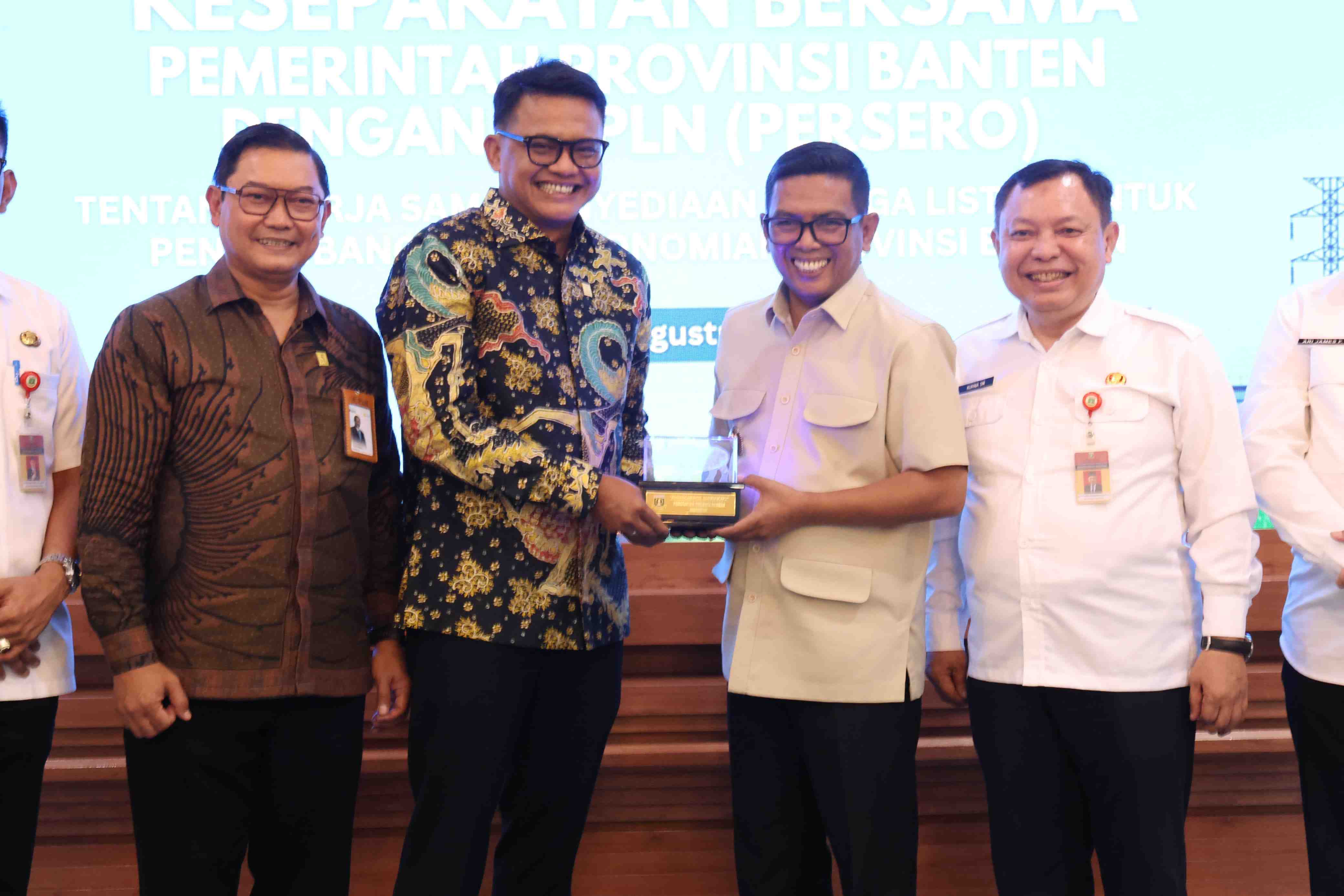 Pemprov Banten dan PLN Perkuat Investasi