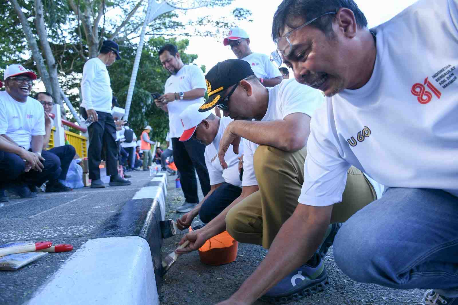 HUT RI: Pemko Banda Aceh dan BPJN Aceh Percantik Kerb Jalan Nasional