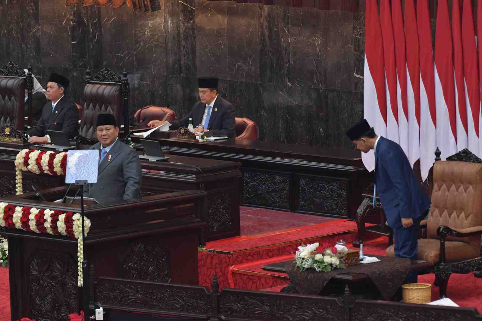 Presiden Bidik Ekonomi Tumbuh 6 Persen, Tegaskan Investasi Harus Ciptakan Pekerjaan