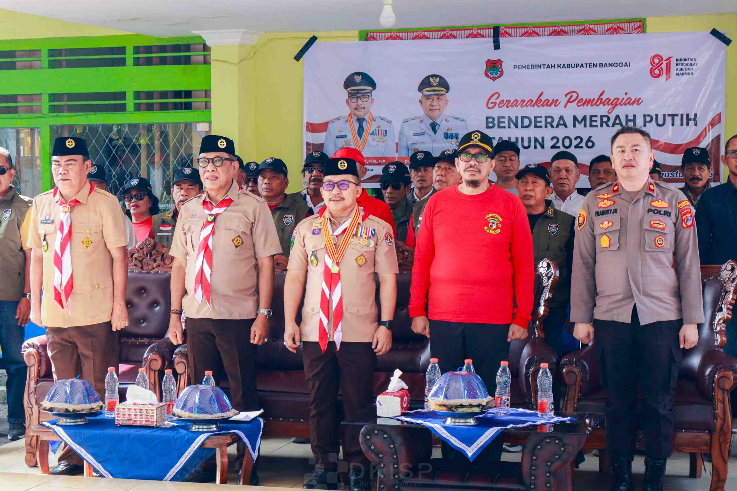 Sambut HUT ke-81 RI, Pemkab Banggai Bagikan 800 Bendera