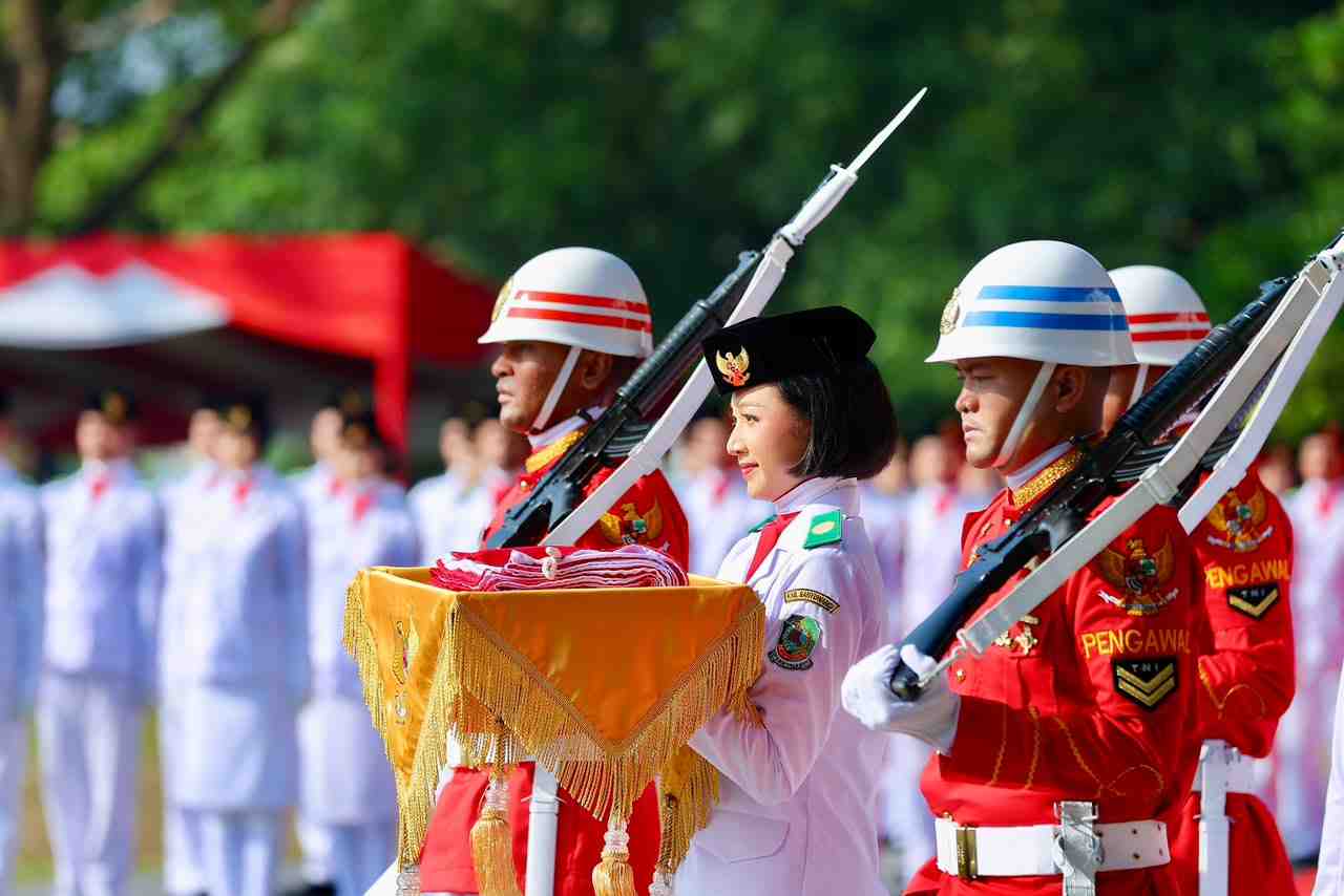 Formasi 81 TH Jadi Sorotan dalam Upacara Kemerdekaan di Taman Blambangan