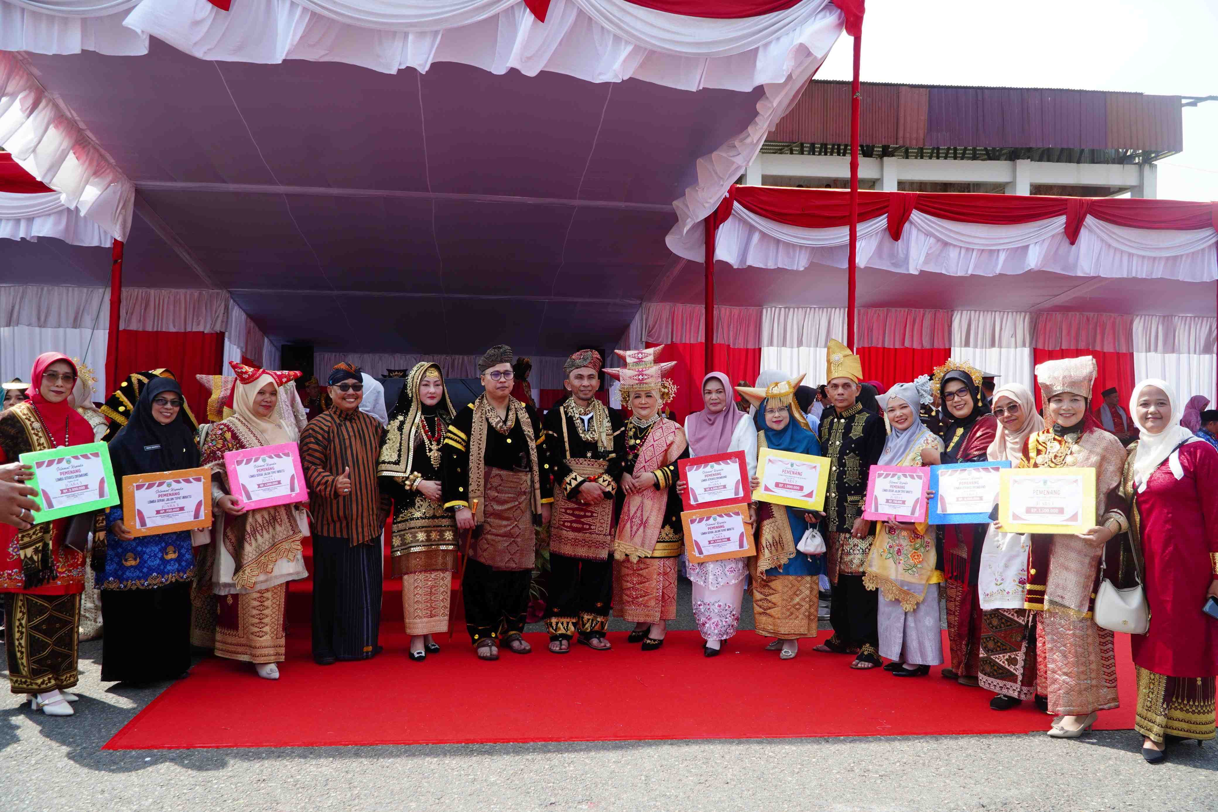 Satyalancana Karya Satya Hingga Bantuan CSR Rp10 Miliar Semarakkan Peringatan HUT ke-81 RI di Padang Panjang