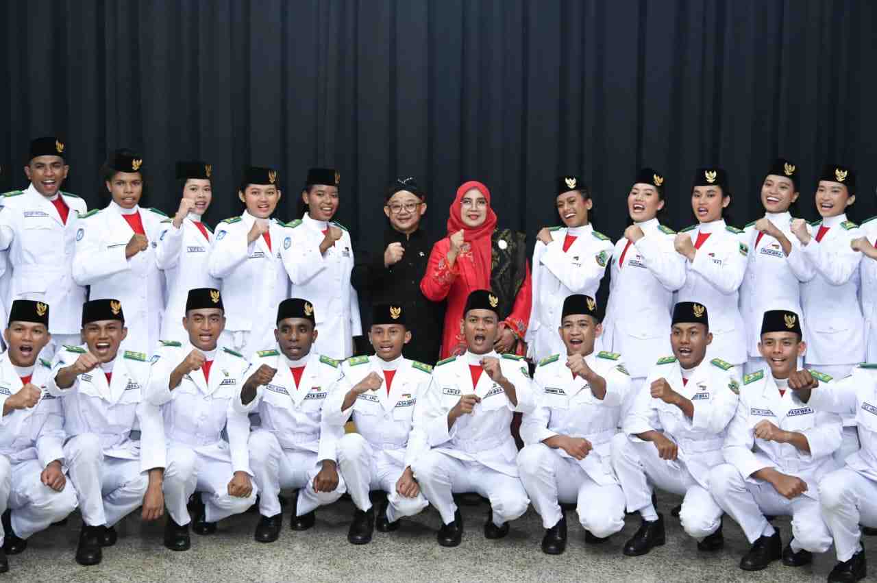 Murid ADEM Kibarkan Merah Putih, Wujud Pendidikan Bermutu untuk Semua