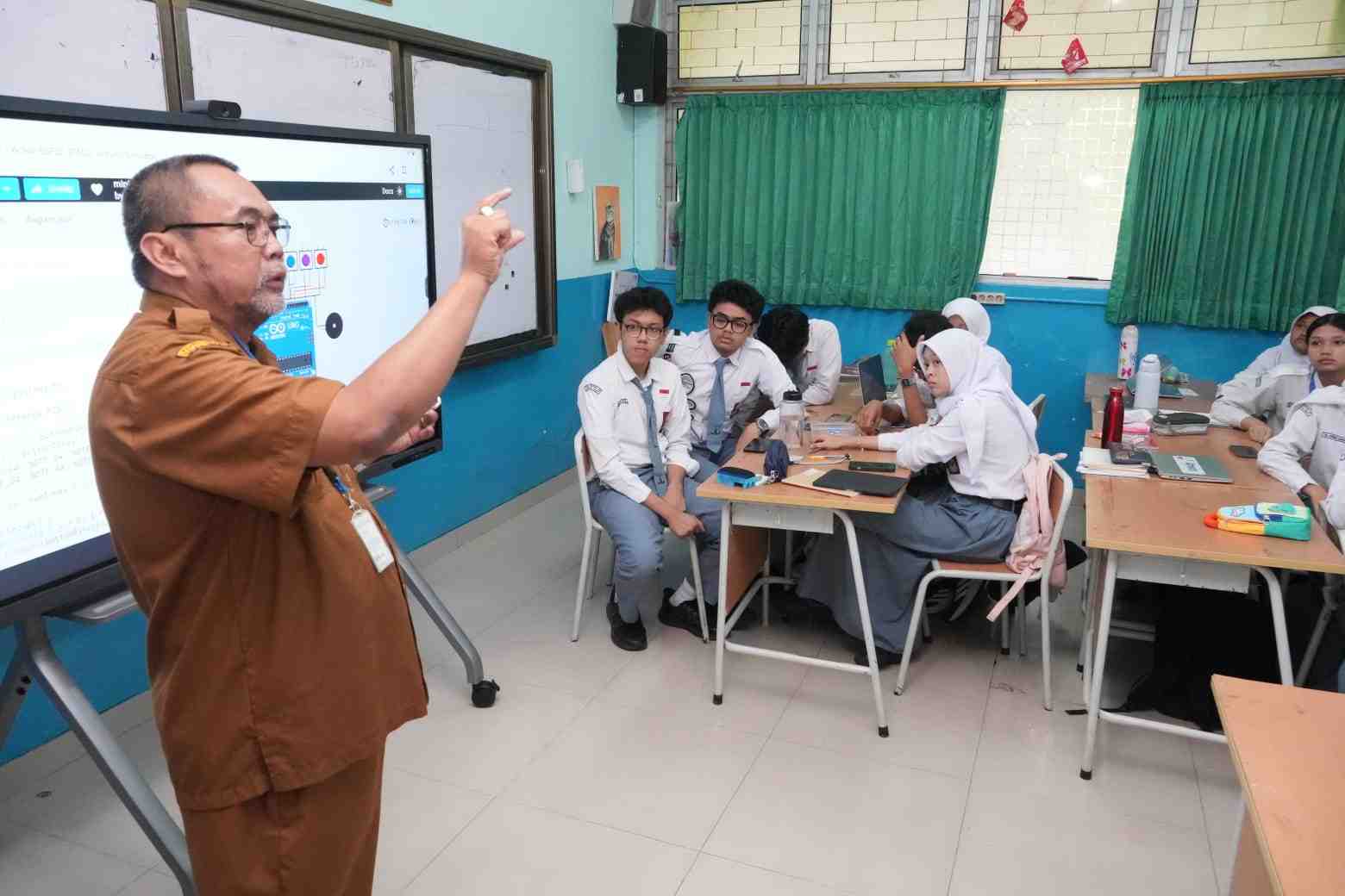 Guru PPPK Paruh Waktu Bisa Jadi Penuh Waktu Mulai 2027