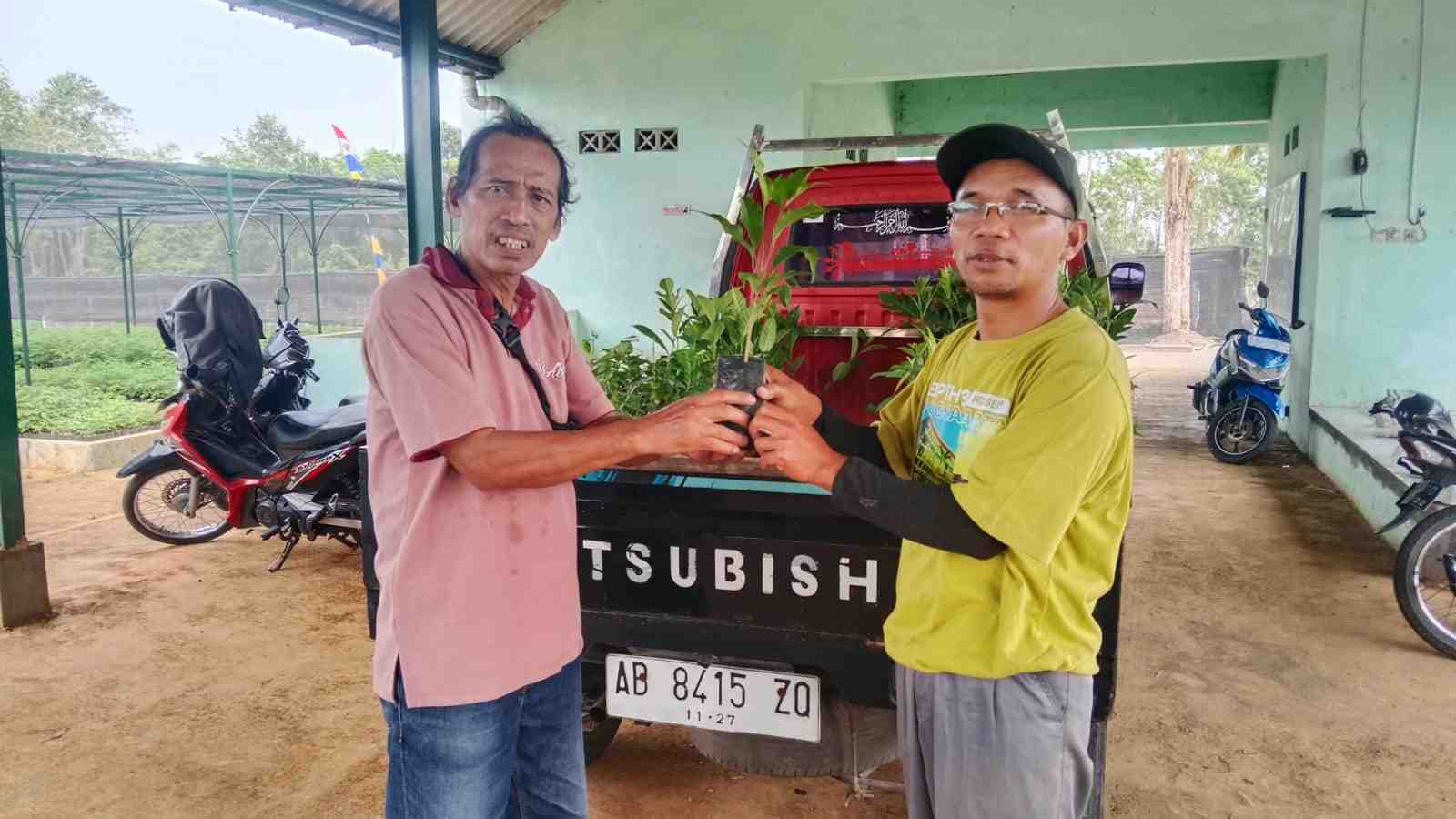 Semarakkan HUT ke-81 RI, BPTH Yogyakarta Bagikan 180 Bibit Tanaman ke KWT Moyudan