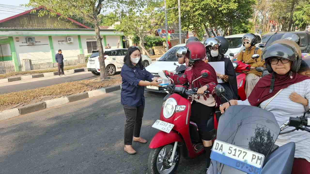 Asap Karhutla Memburuk, Dinas Lingkungan Hidup Palangka Raya Bagikan 1.000 Masker