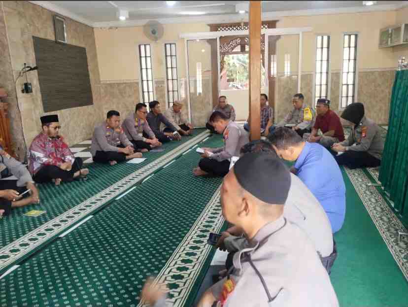 Tanamkan Niat Baik dalam Bertugas, KUA Depok Rutin Beri Pembinaan Keagamaan di Polsek Depok Timur