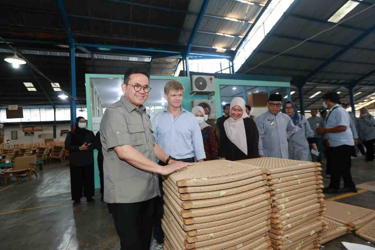 Kayu Jati Banyuwangi Jadi Furnitur Ekspor, Pasarnya Menjangkau Tiga Kawasan Dunia