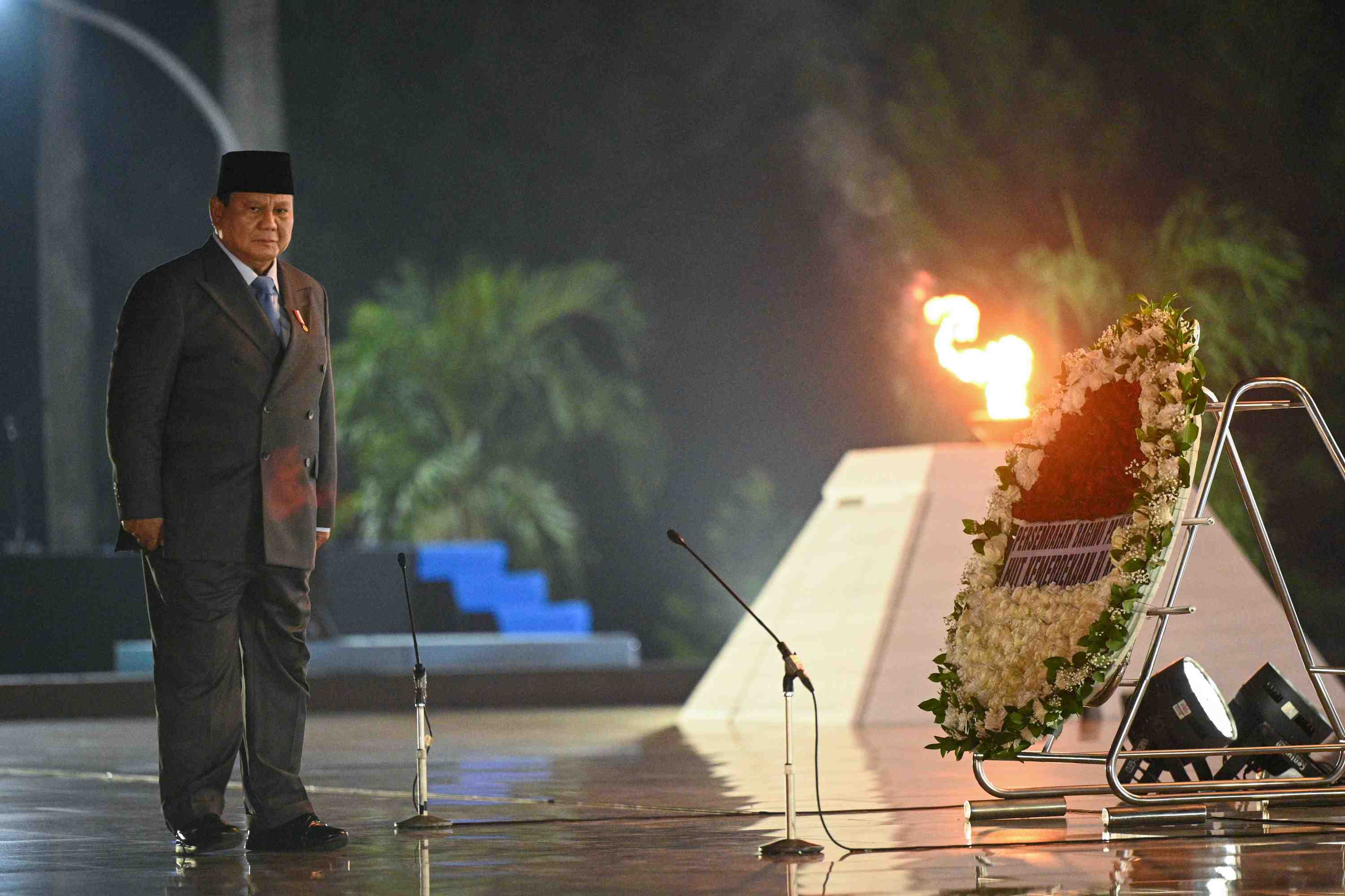 Presiden Prabowo Hadiri Renungan Suci, Kenang Jasa dan Pengorbanan Para Pahlawan