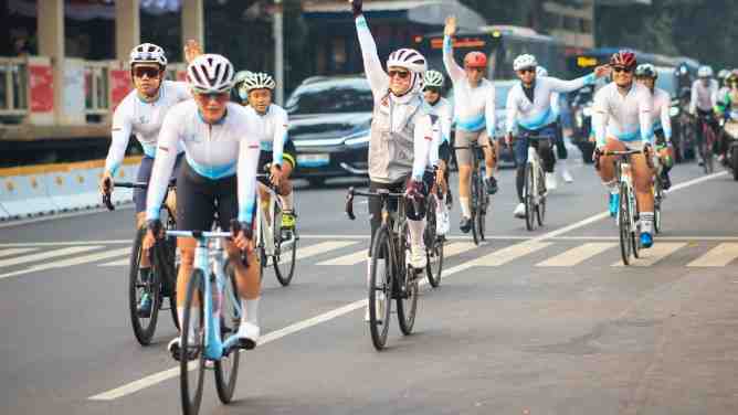 [Siaran Pers] Kayuh Semangat Kemerdekaan, Pemred hingga Atlet Ramaikan Komdigi Merdeka Ride