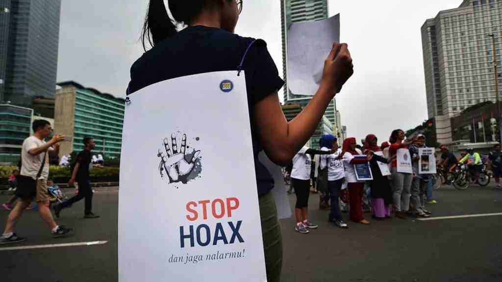 Riset Monash University Ungkap Pola Otomatisasi Maraknya Hoaks Demonstrasi di Medsos