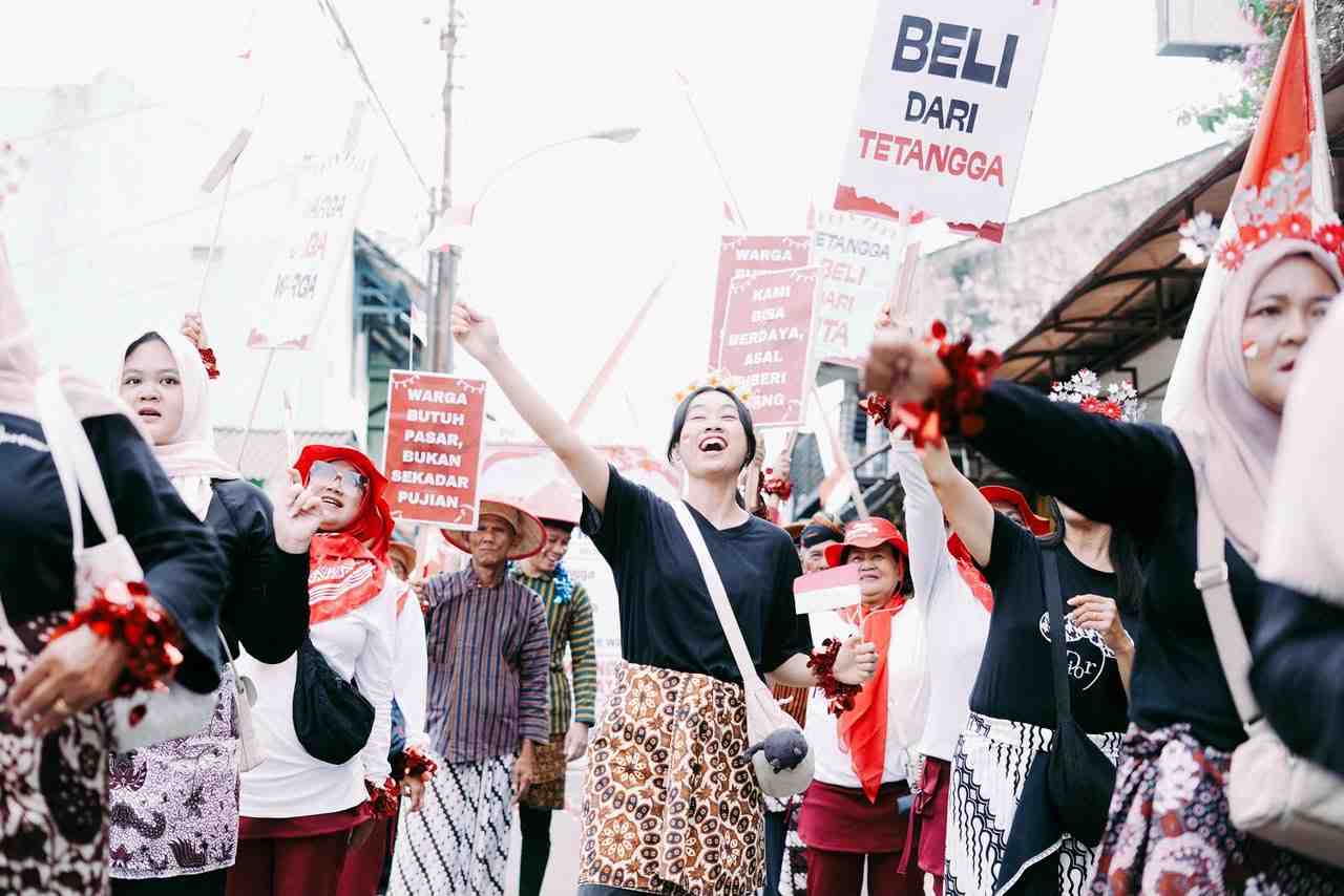 Karnaval HUT ke-81 RI di Condongcatur Gelorakan Solidaritas Beli dari Tetangga