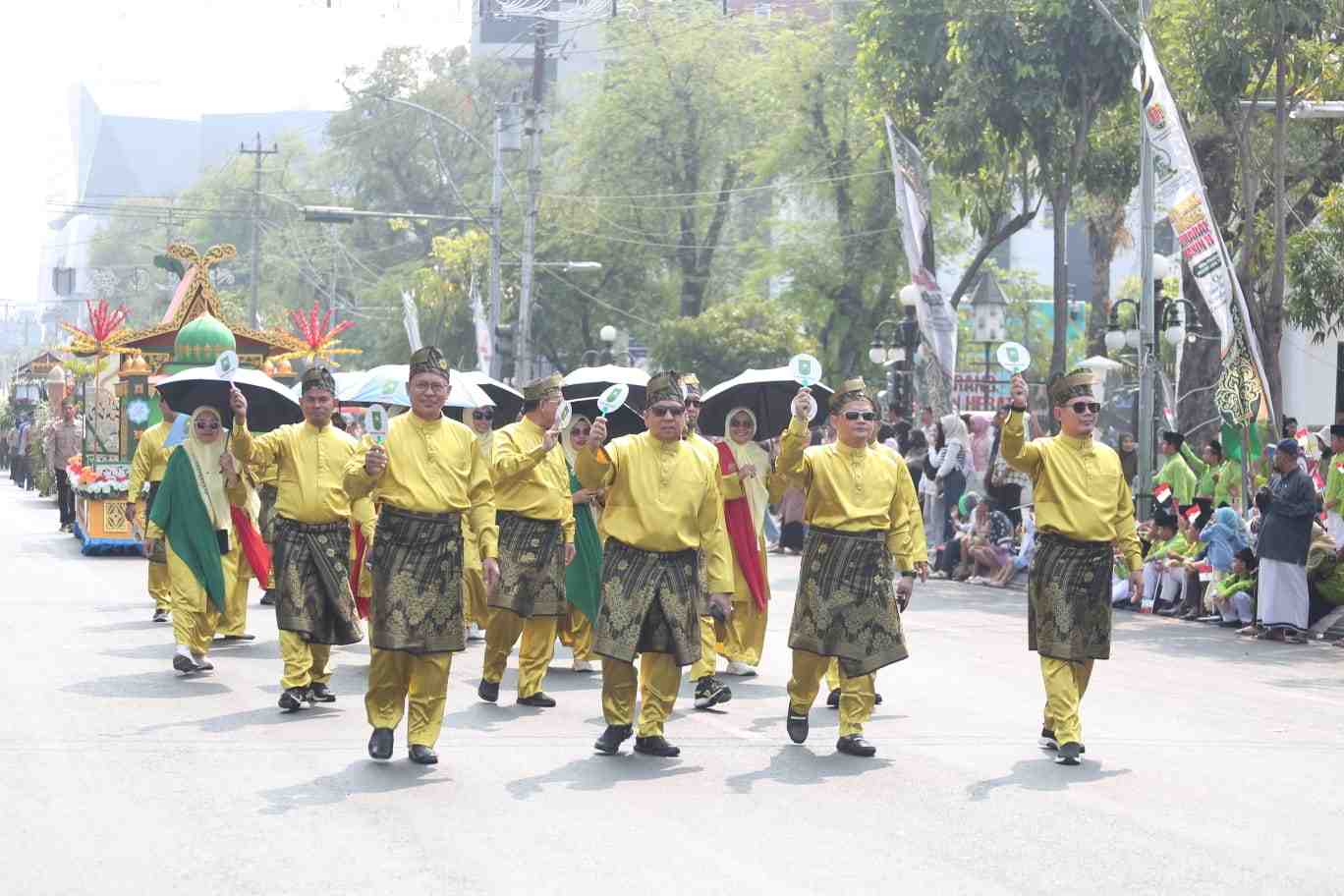Kafilah Riau Tampilkan Budaya Daerah dalam Pawai Ta'aruf MTQ Nasional XXXI