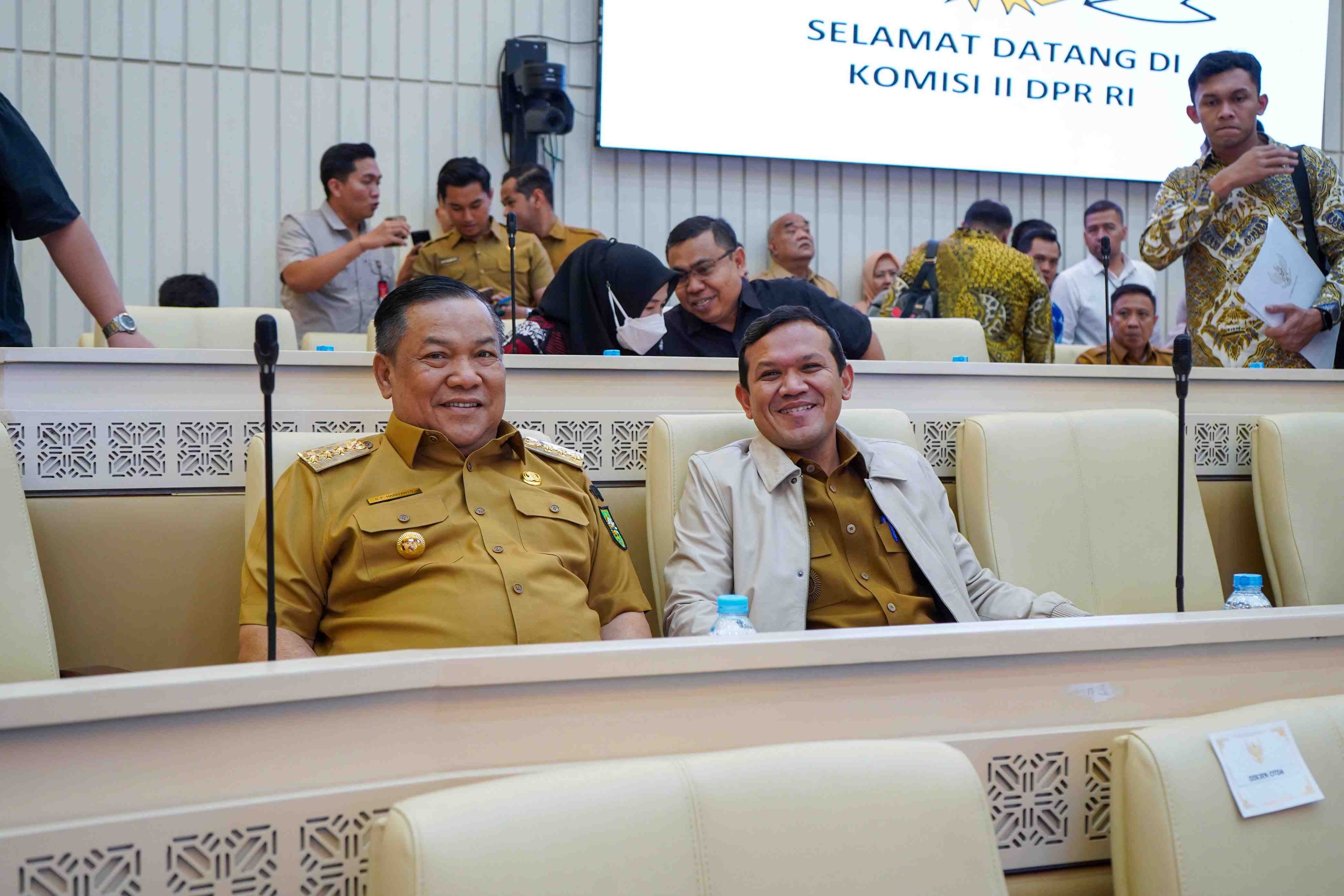 Pemprov Riau Bawa Persoalan 1.075 Sertifikat Tanah ke Komisi II DPR RI