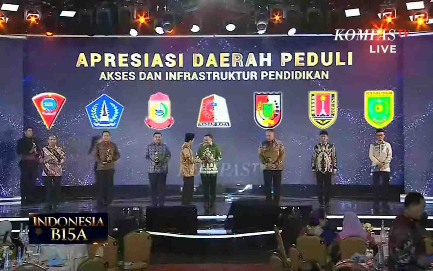 Akses Pendidikan Nagan Raya Diapresiasi, Bupati Terima Indonesia B15A Award