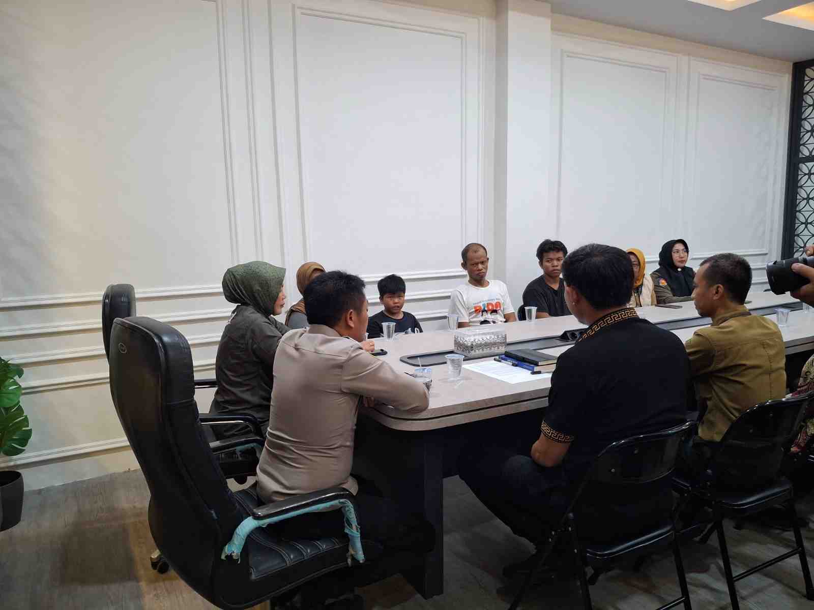 Dua Batang Jati Bawa Suginanto ke Proses Hukum, Kini Kembali Berkumpul dengan Keluarga